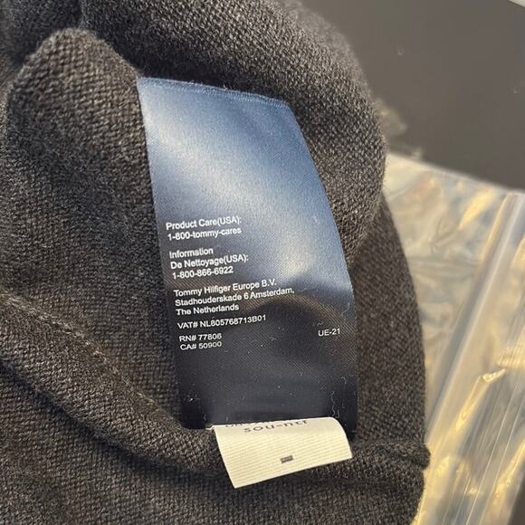 Tommy Hilfiger Dark Grey V-Neck Sweater Large - Picture 9 of 10